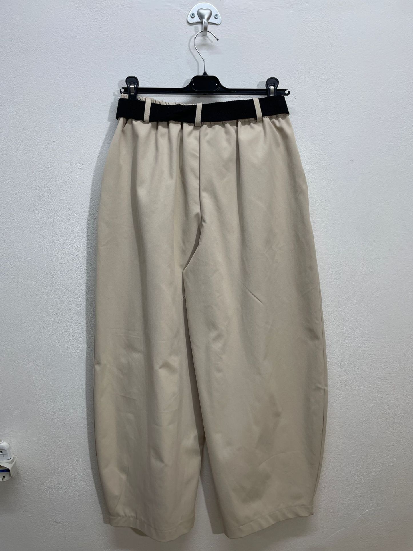 67400 | Pantalone a costine con cintura