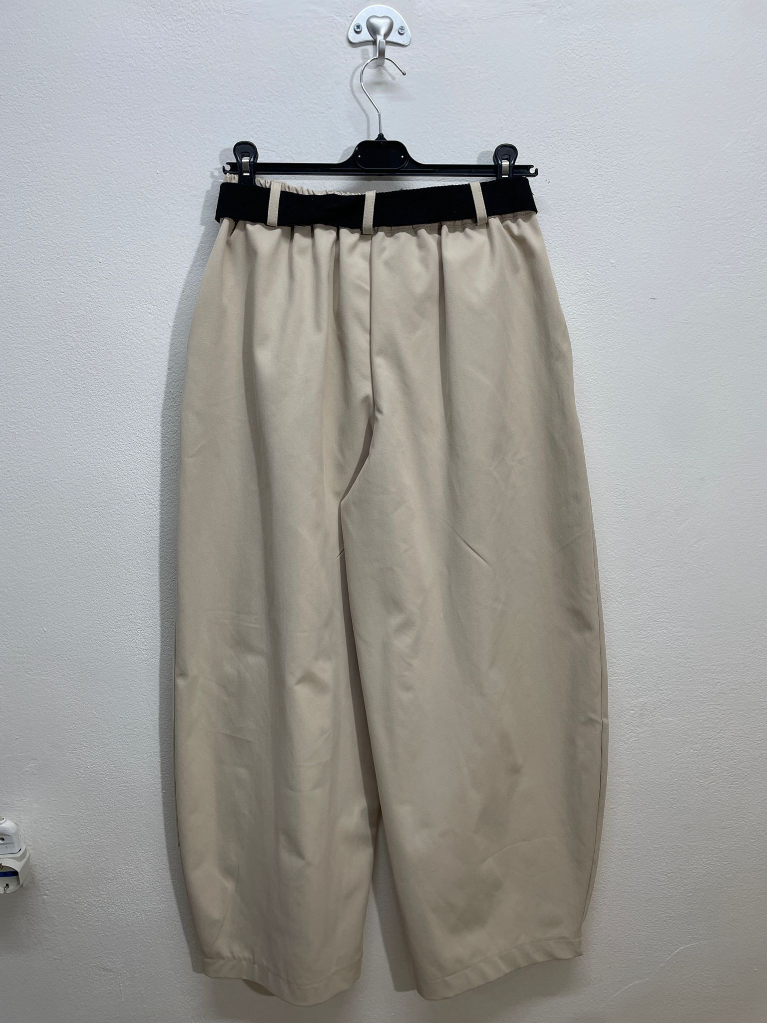 67400 | Pantalone a costine con cintura