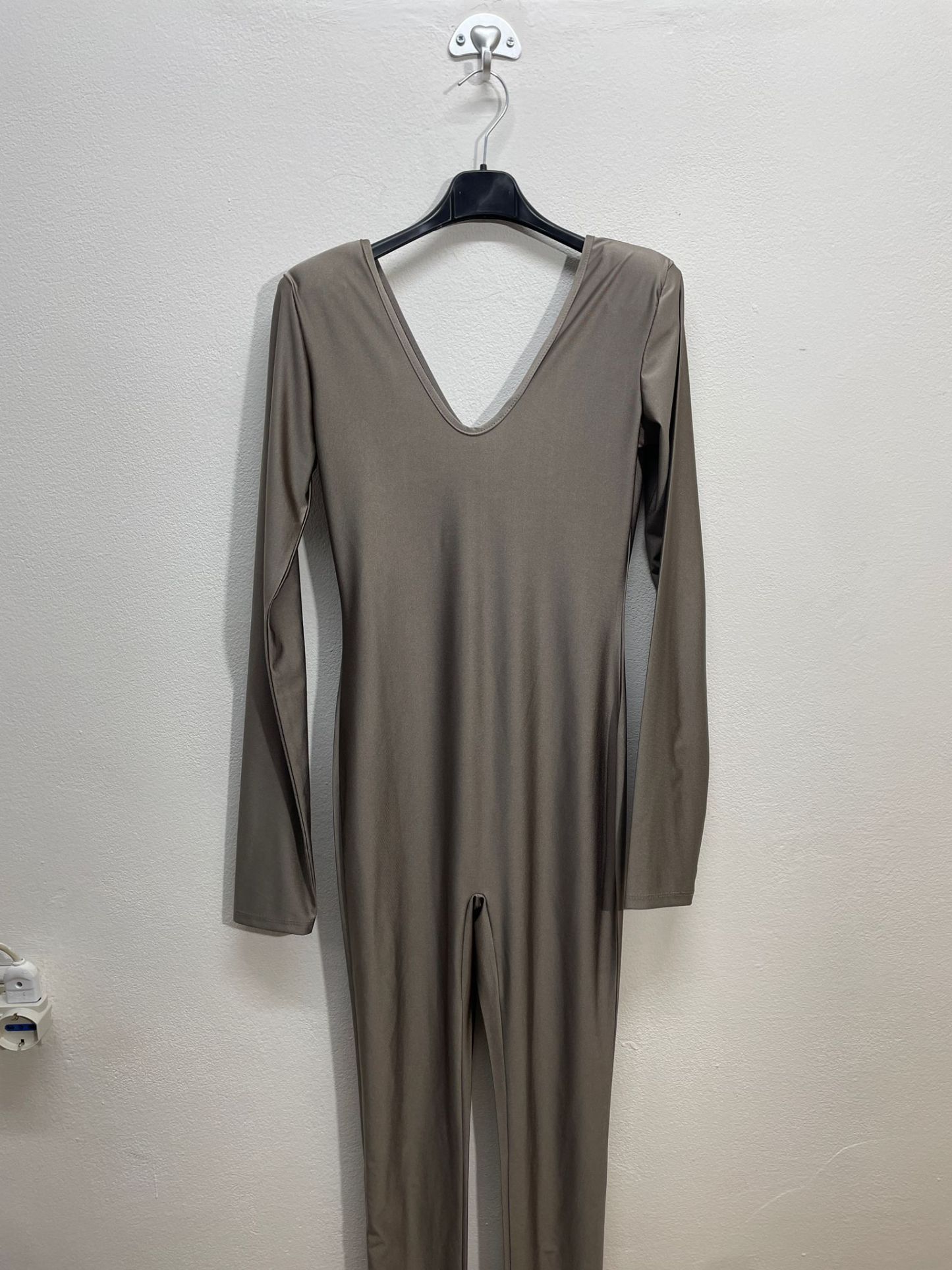 30659 | Tuta intera lucida scollo V