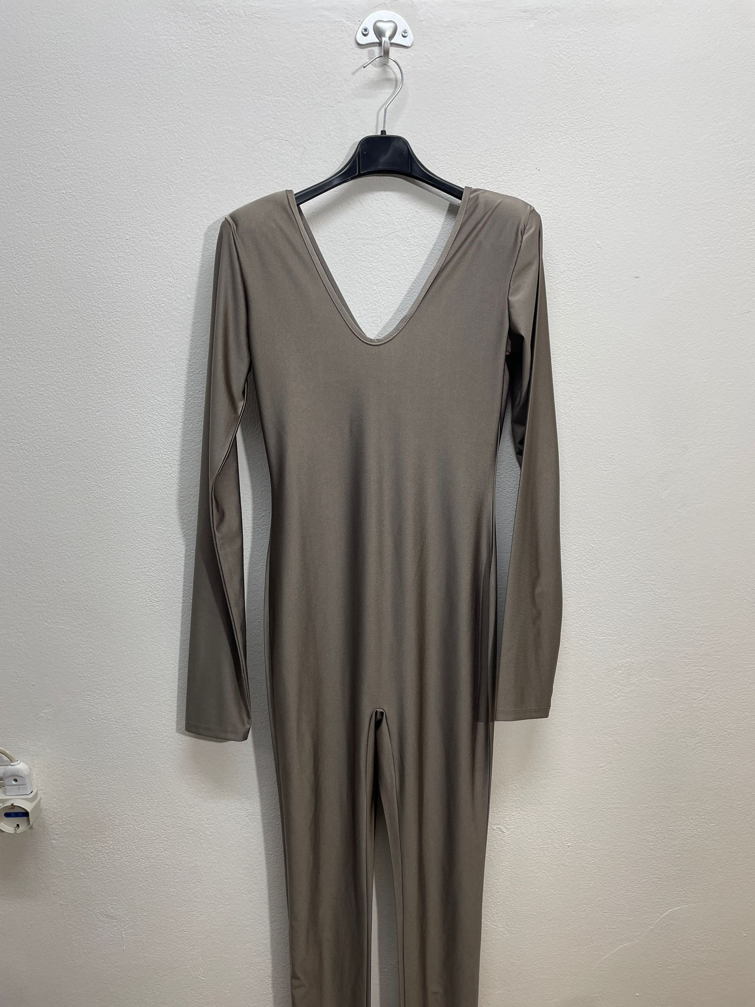 30659 | Tuta intera lucida scollo V