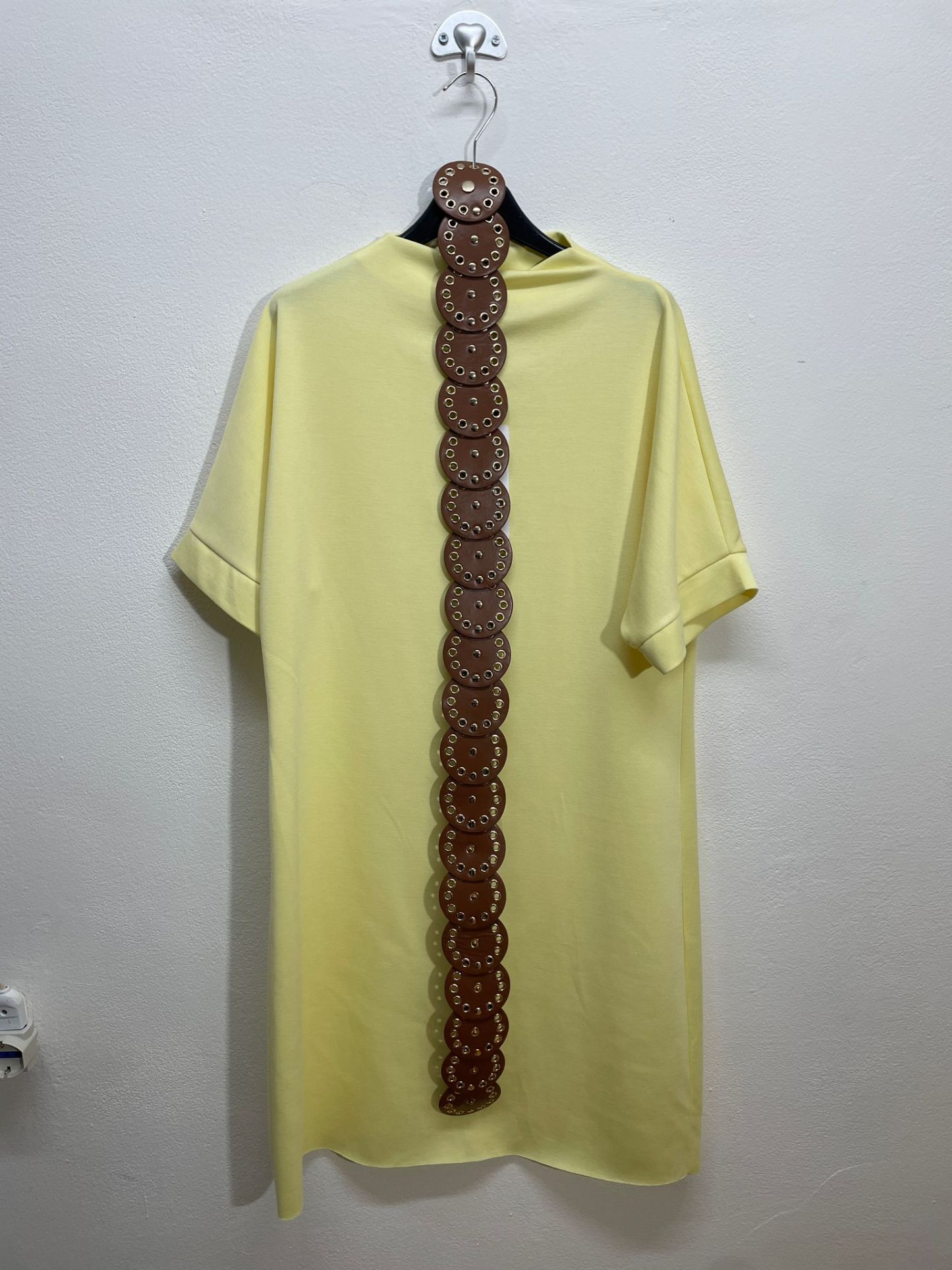 39076 | Vestito lungo con cintura