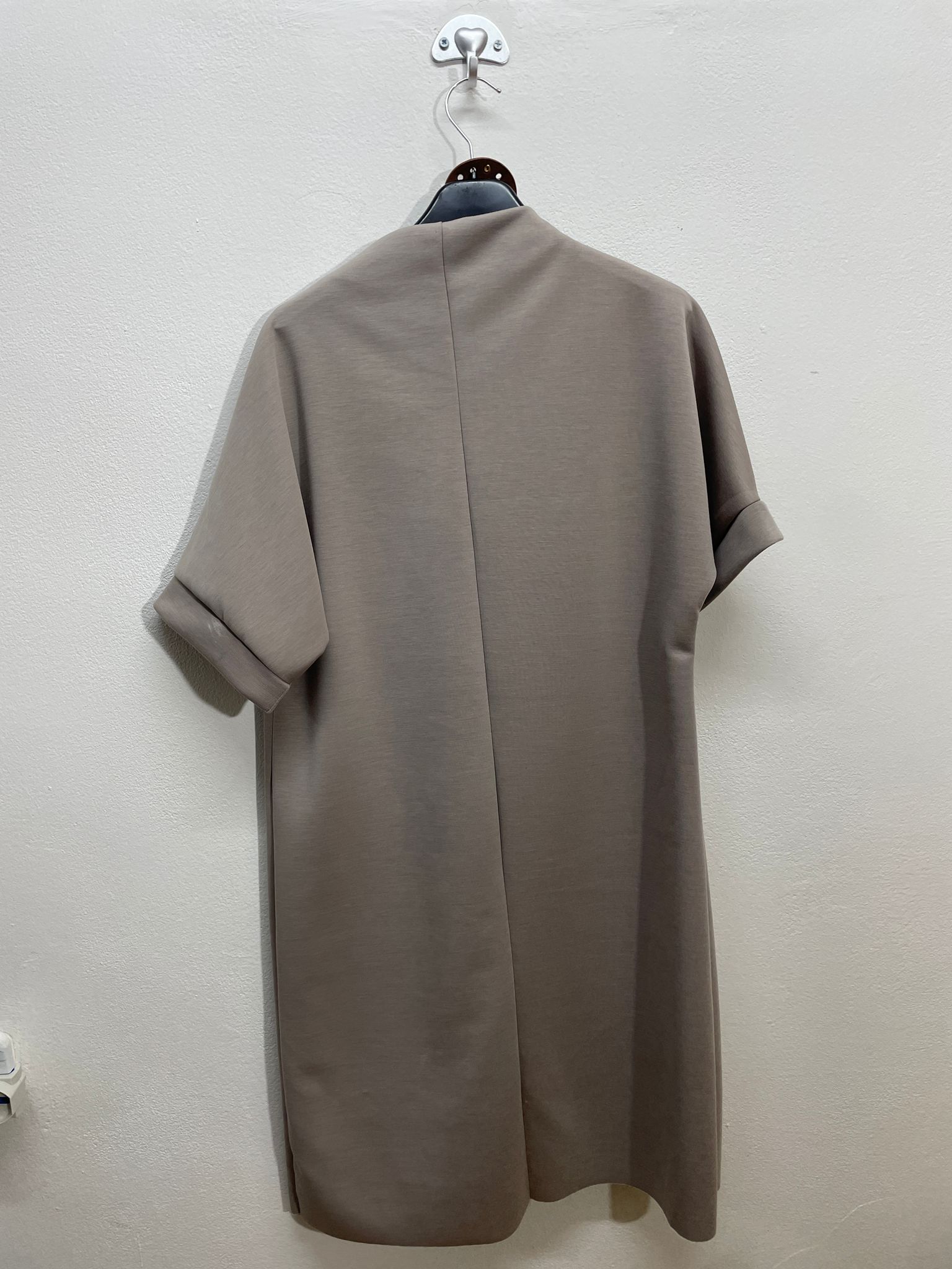 39076 | Vestito lungo con cintura