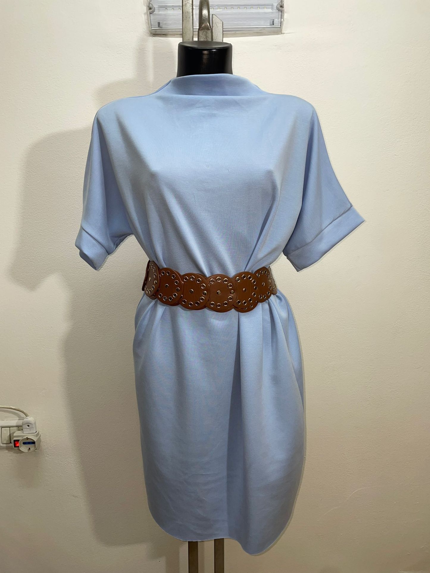 39076 | Vestito lungo con cintura