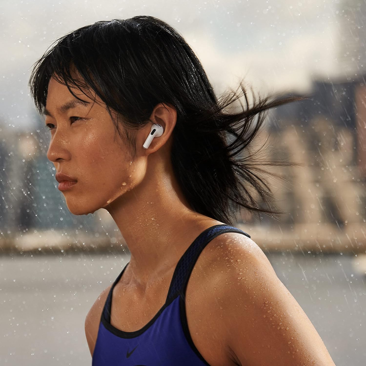 Apple AirPods (3rd generation)｜Spatial audio｜Adaptive EQ｜H1 chip｜30 hours of battery life｜MagSafe charging｜Sweat and water resistant｜Siri voice｜Seamless connection to Apple ecosystem