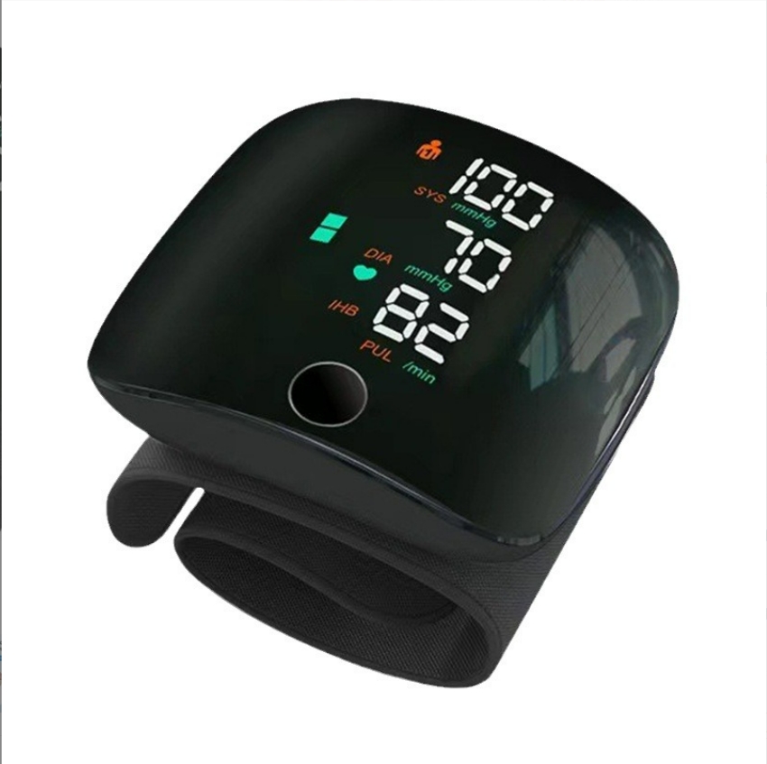 ✅ Certified by FDA, CE, and SGS, with blood pressure accuracy within ±3mmHg and pulse rate within ±5%.