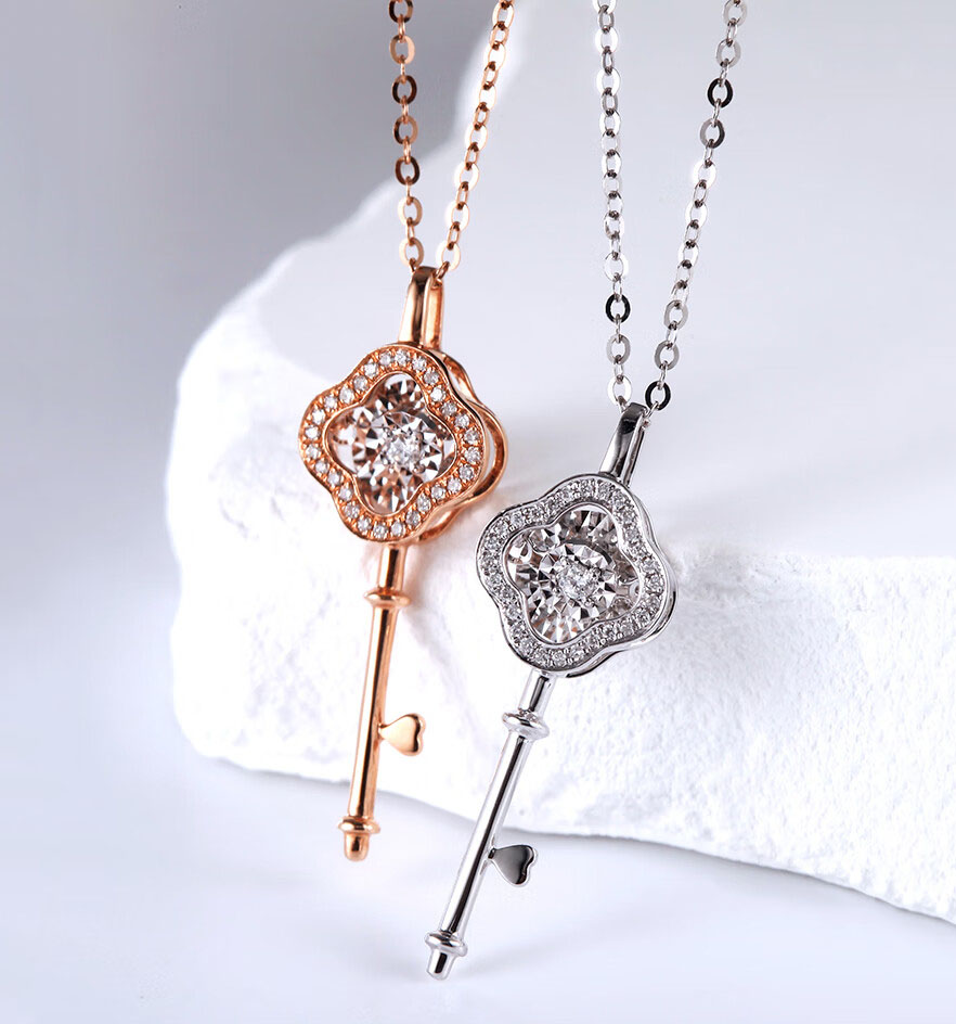 SHWA Ékszer Rose Gold Clover Key gyémánt nyaklánc