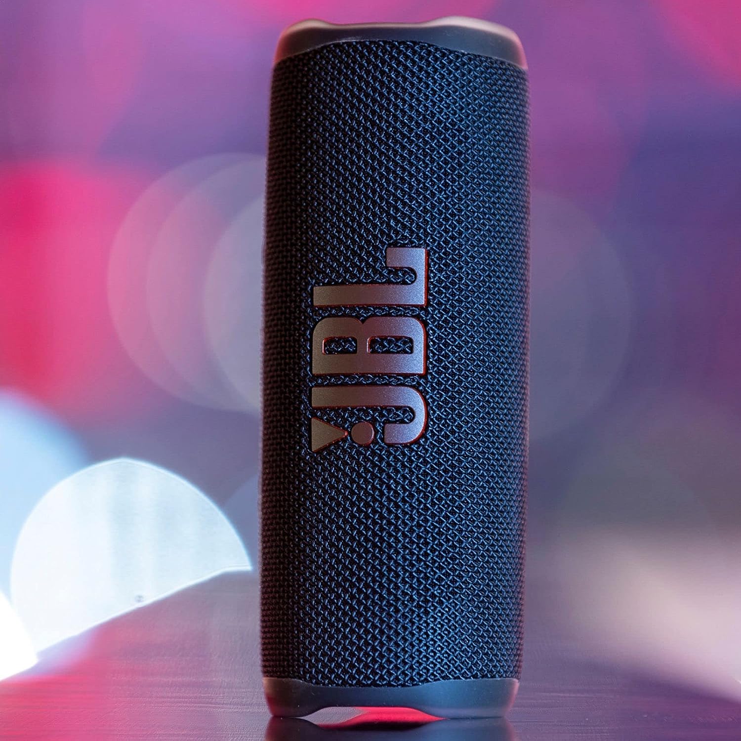 JBL Flip 6 - Hordozható Bluetooth hangszóró, erőteljes hang és mély basszus, IPX7 vízálló, 12 órányi lejátszási idő