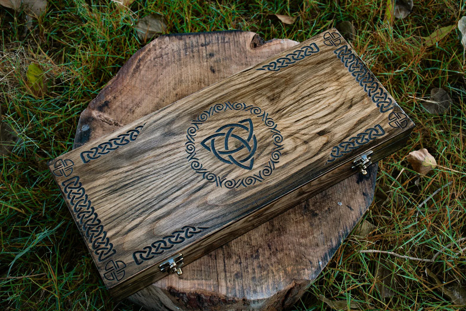 [Copy]Purple Dragon kempingbalta 14,7 hüvelykes kézzel kovácsolt hasítóbalta - kültéri fahasító, aprító és faragó szerszám bőr tokkal, bushcraft túlélő fa férfiaknak és nőknek