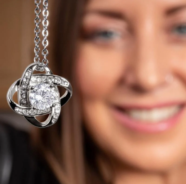  A lelki társamnak - 14K fehér aranyozású nyaklánc cirkónia kristályokkal LOVE