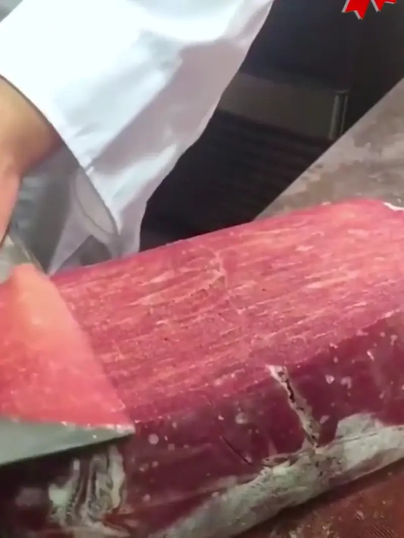 Dull to Deadly Sharp in 5 Seconds! 🔪 This Gadget Makes Your Old Knives Better Than New.✨ Cordless, Automatic, and Perfect.