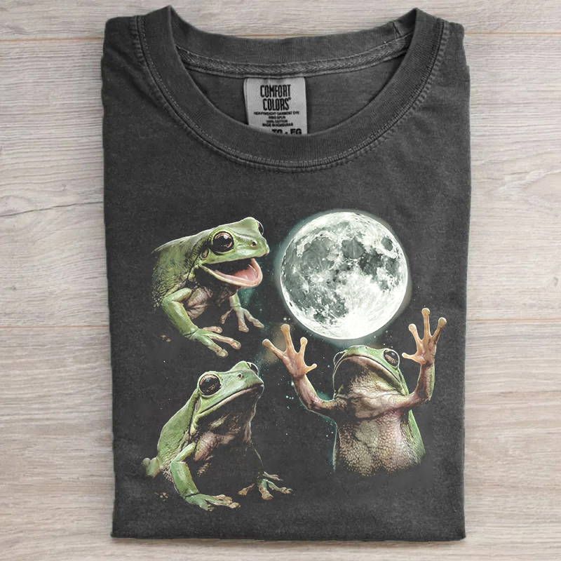 Frog Howling At Moon T-shirt