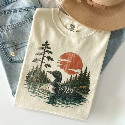 Vintage Loon Lake Nature Wildlife Bird T-shirt