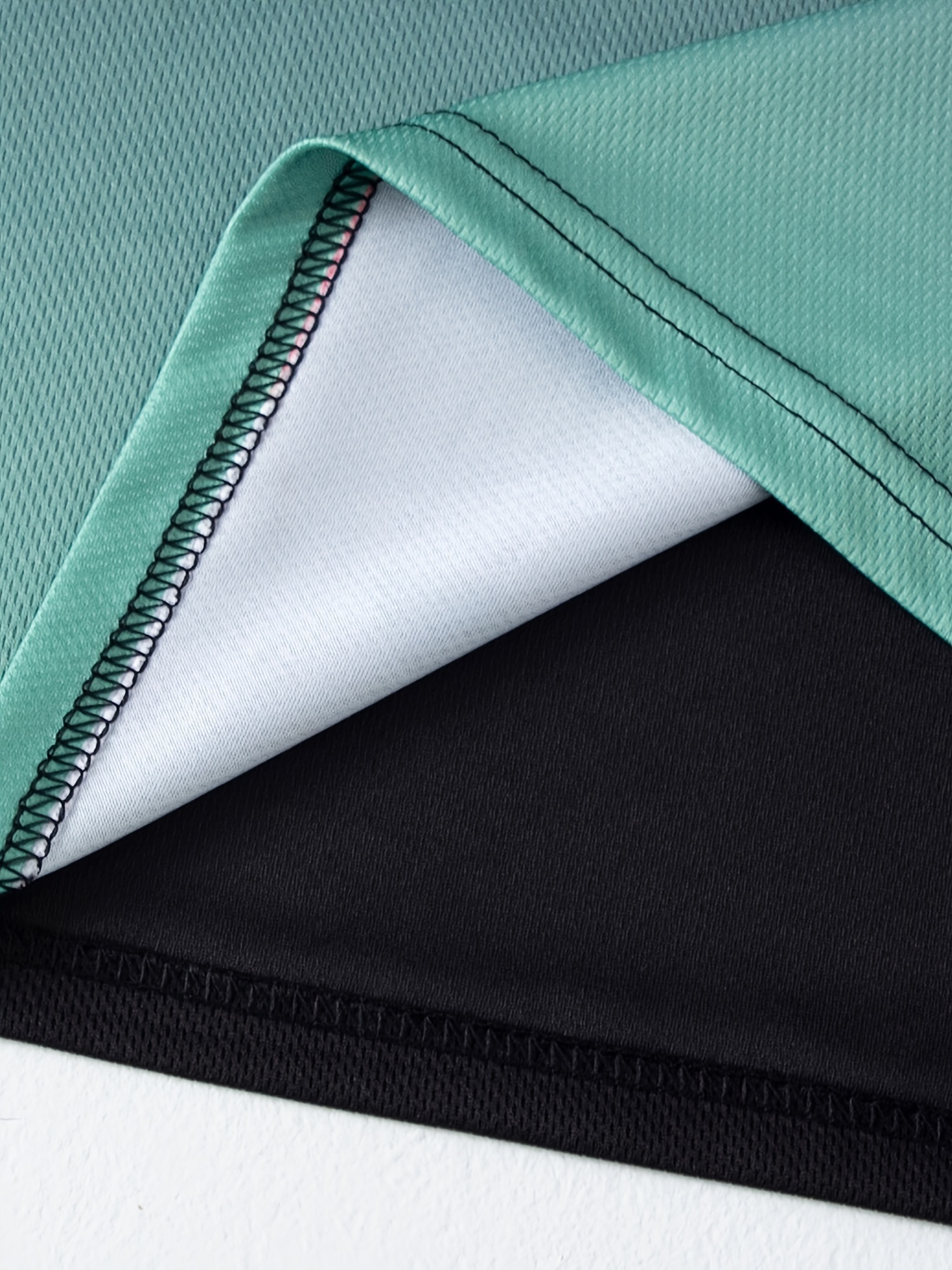 Set of 6 Men's Short-Sleeve And Shorts Sports Outfits