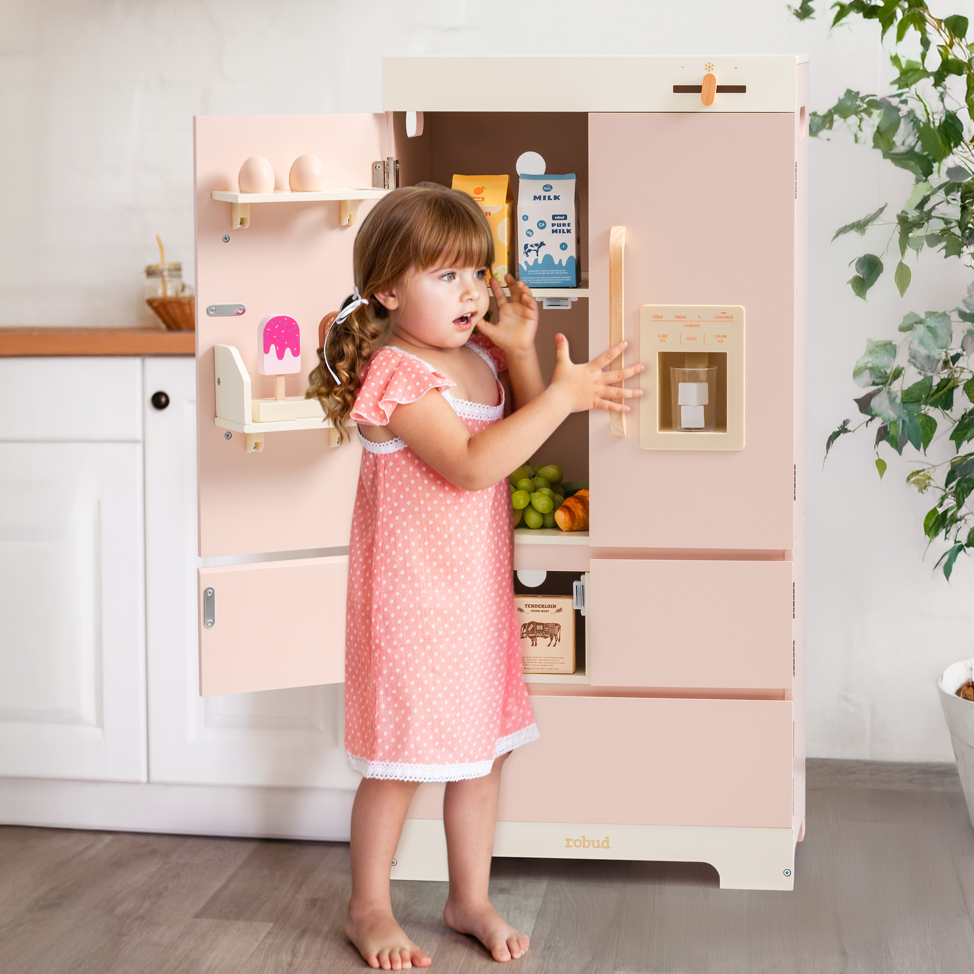 Refrigerador de madera rosa ROBUD