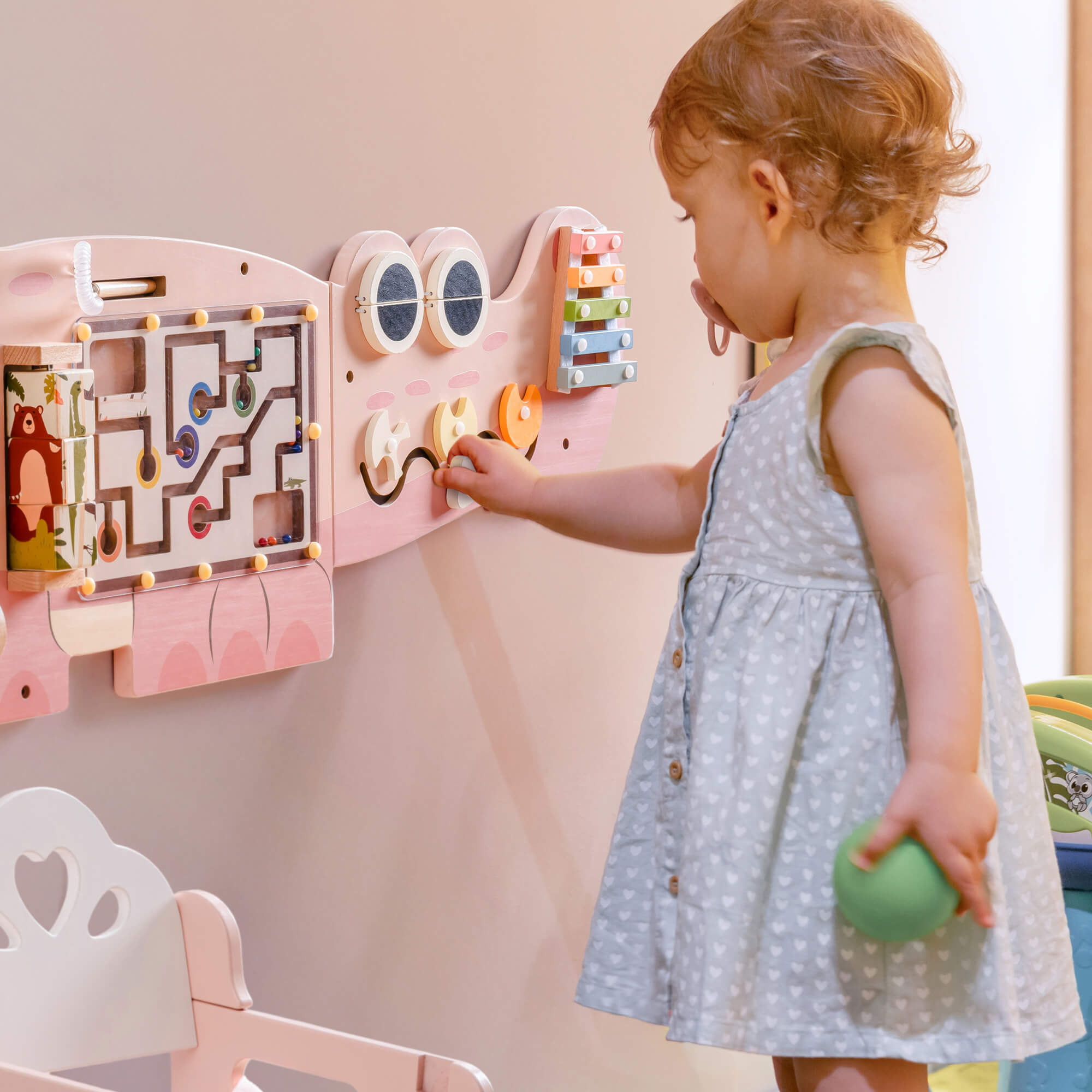 ROBUD Wooden Wall-Mounted Busy Board