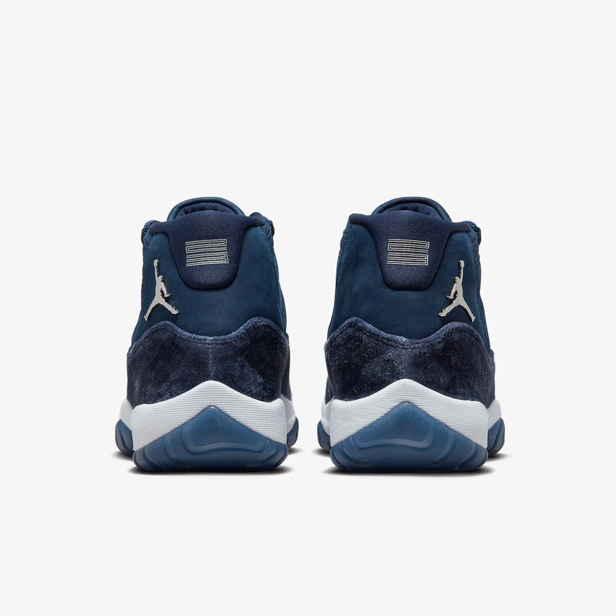 Athtir Jorthtdan 11 Retro 'Midnight Navy Velvet'