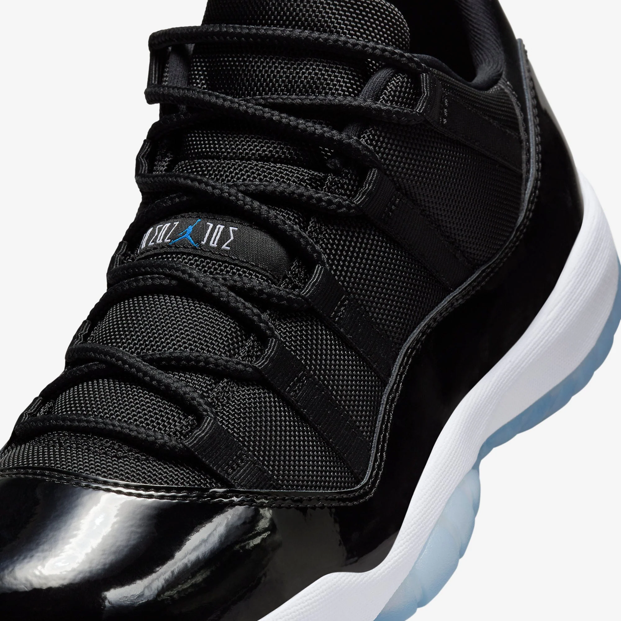 (Men's) Athtir Jorthtdan 11 Retro Low 'Space Jam' (2024) FV5104-004