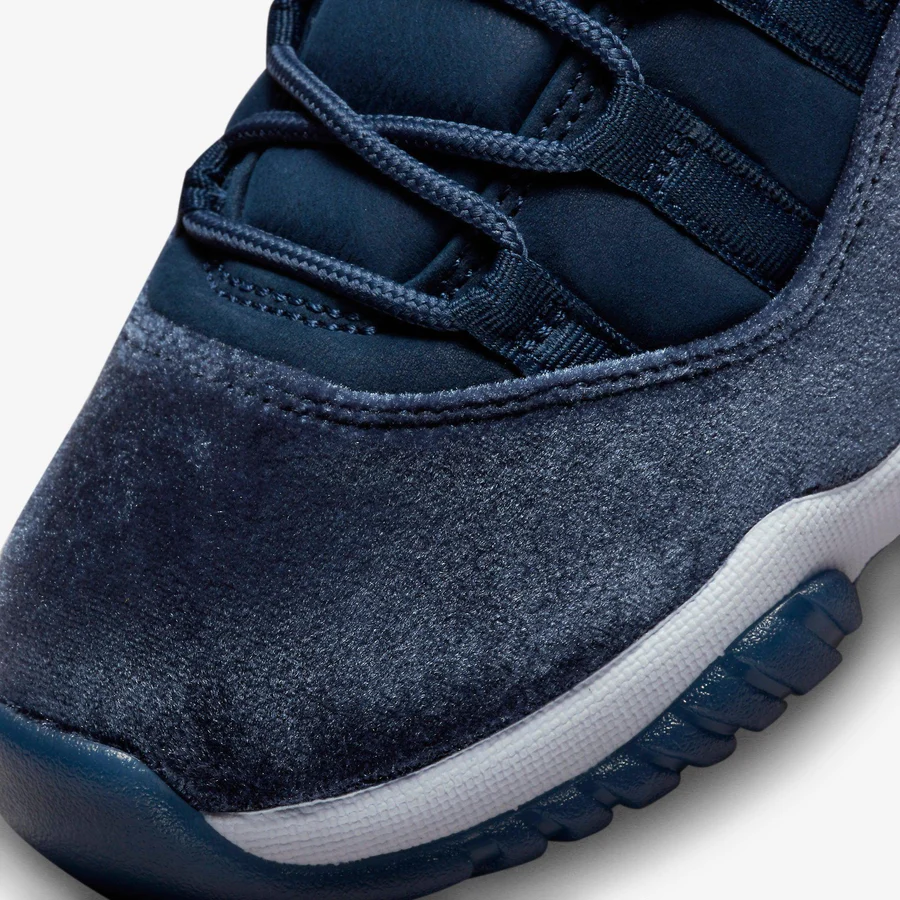 Athtir Jorthtdan 11 Retro 'Midnight Navy Velvet'
