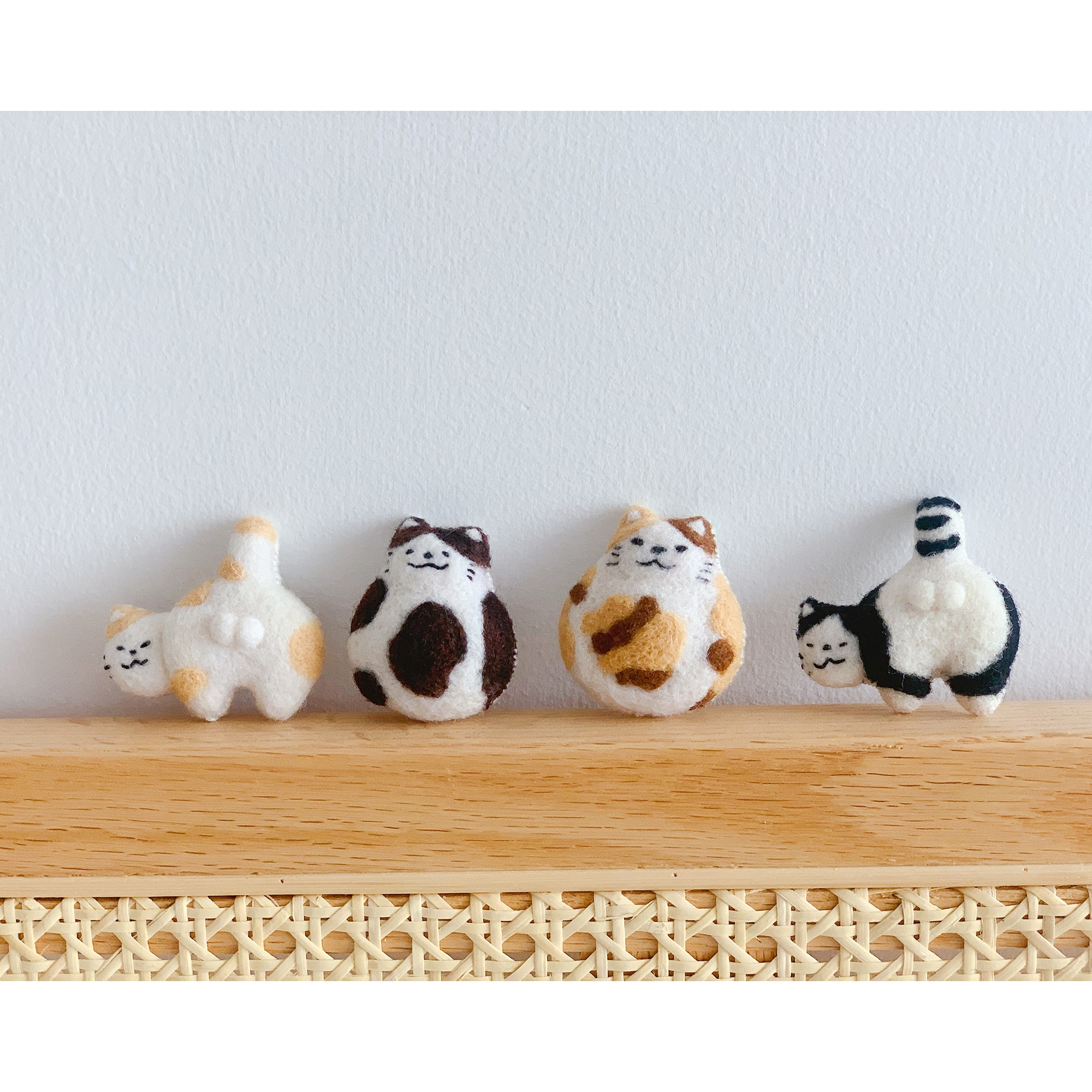 Adorable Handmade Felt Kitten Brooch - Perfect Gift for Cat Lovers