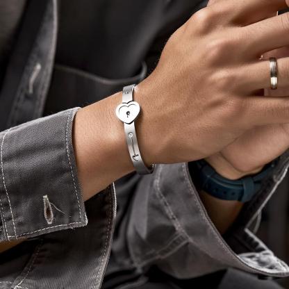 Custom Engraved Concentric Lock Bracelet Key Necklace Couple Gifts