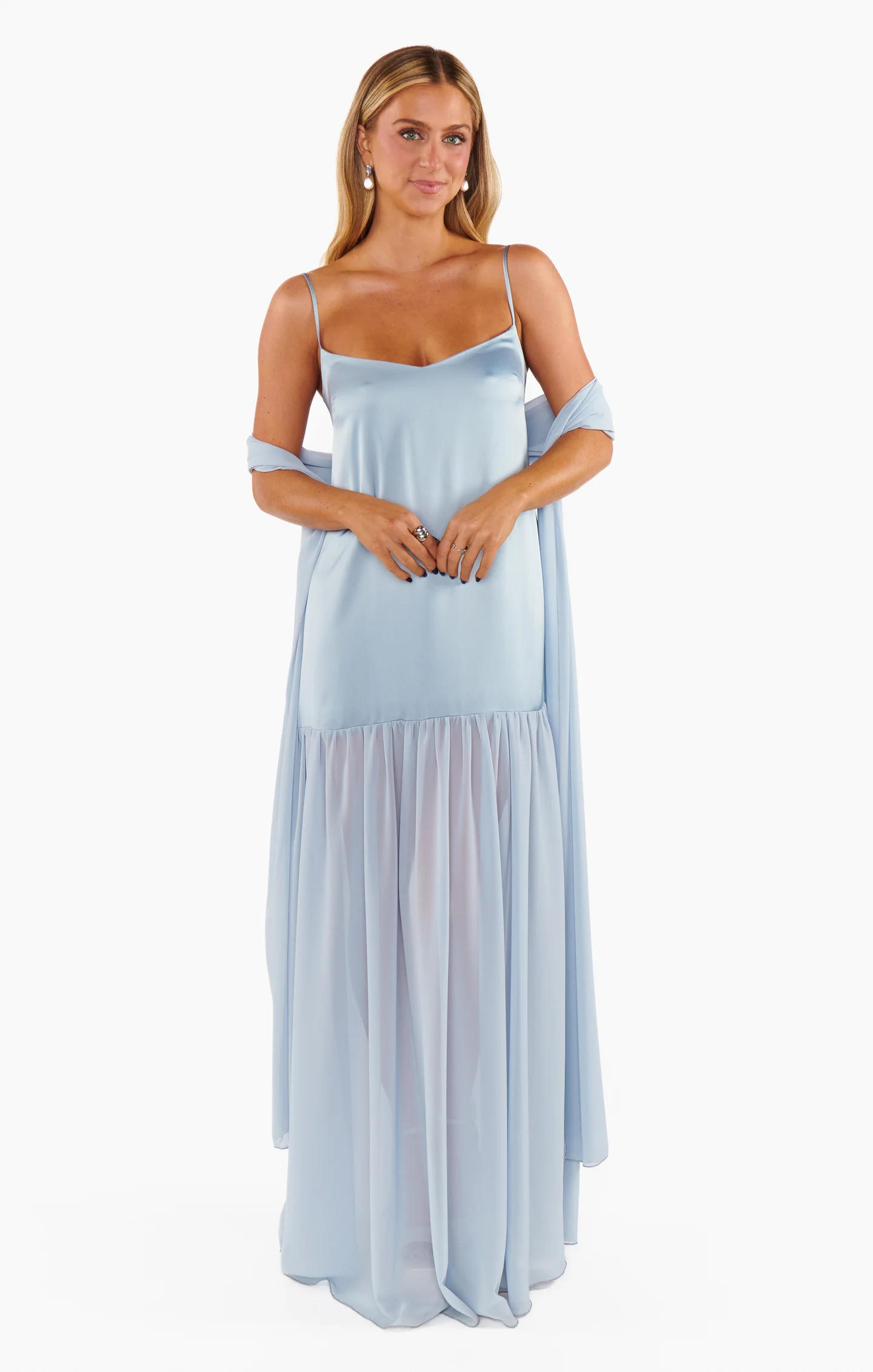 Dalia Maxi Dress - Il dialogo tra libertà e armonia con sciarpa abbinata