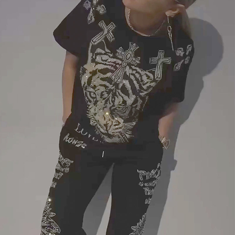 Fascino Italiano: Set T-shirt & Pantaloni con Diamanti