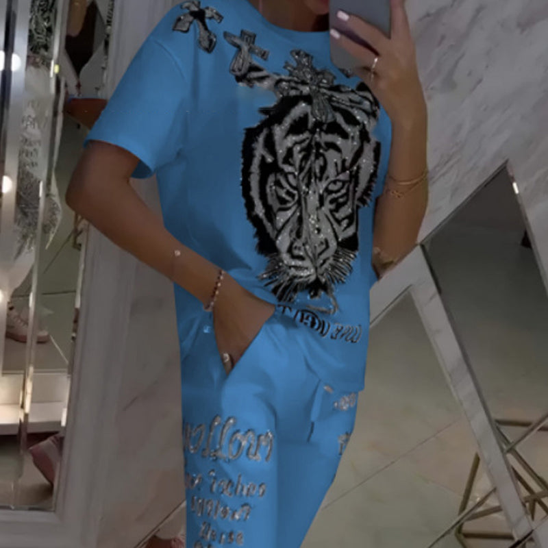 Fascino Italiano: Set T-shirt & Pantaloni con Diamanti