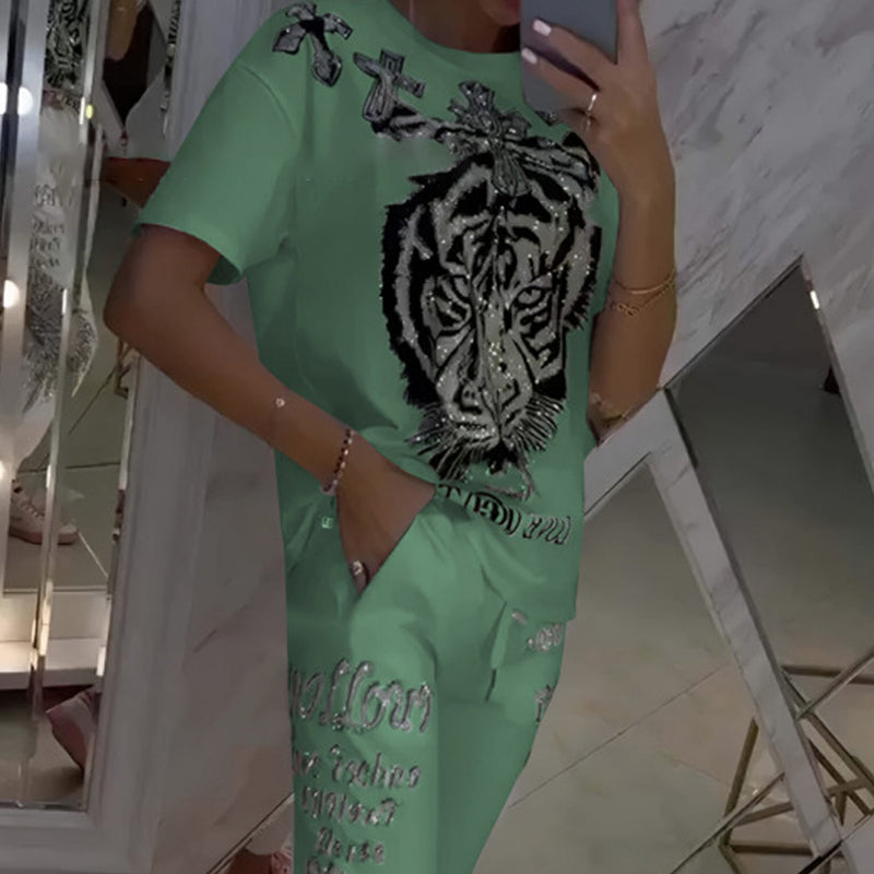 Fascino Italiano: Set T-shirt & Pantaloni con Diamanti