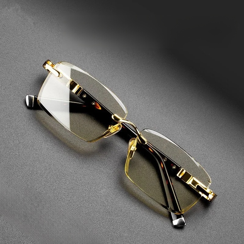 Aucune ordonnance requise ; s'ajuste automatiquement de -7 à +7 dioptries pour répondre à vos besoins visuels. Lunettes anti-fatigue à cristaux naturels, zoom automatique pour presbytie