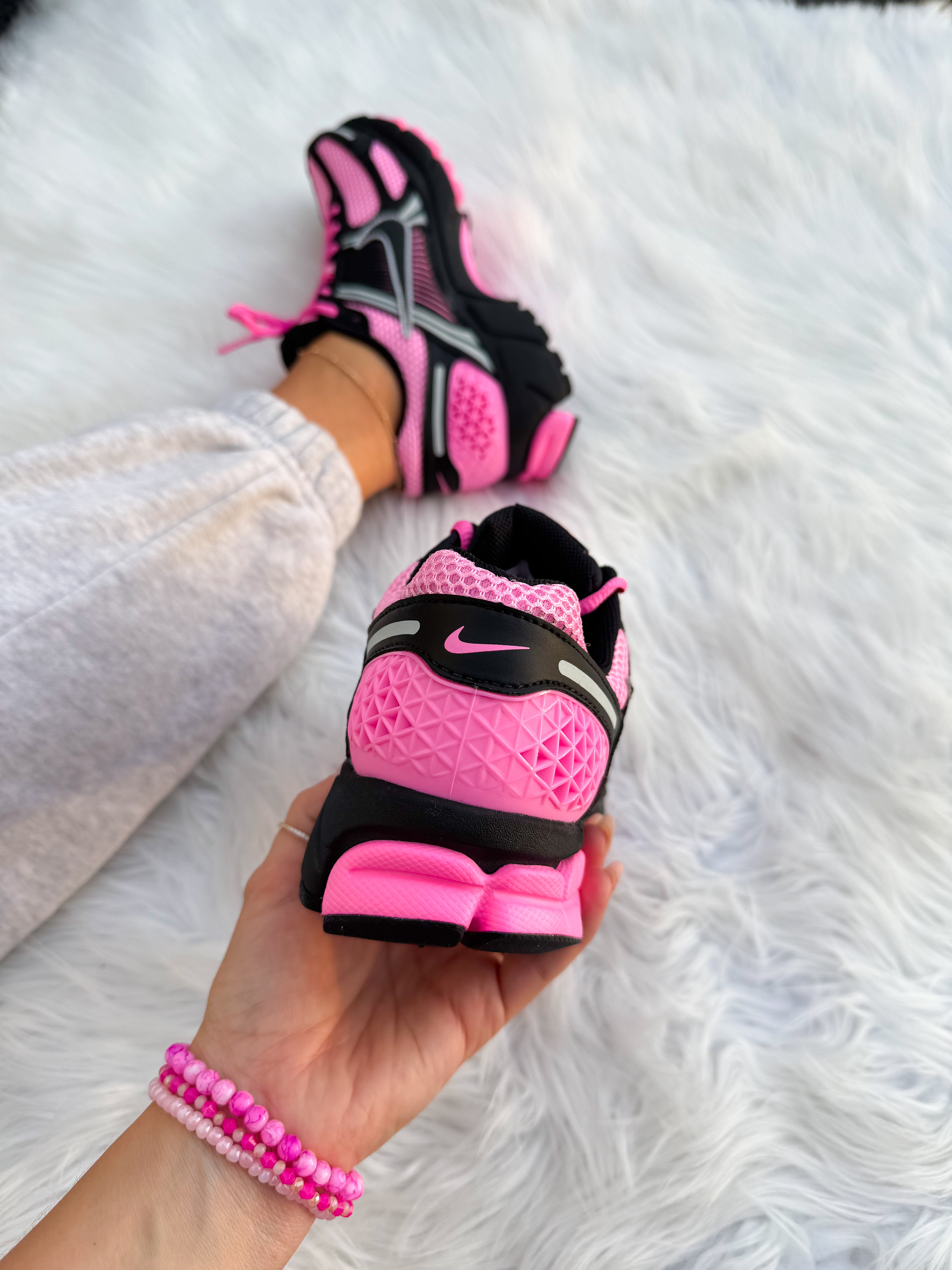 Black+ Bubblegum Hot Pink Swarovski Women Nike Vomero 5