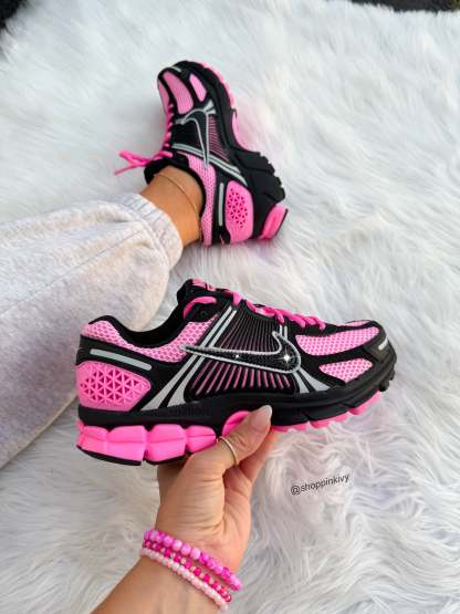 Black+ Bubblegum Hot Pink Swarovski Women Nike Vomero 5