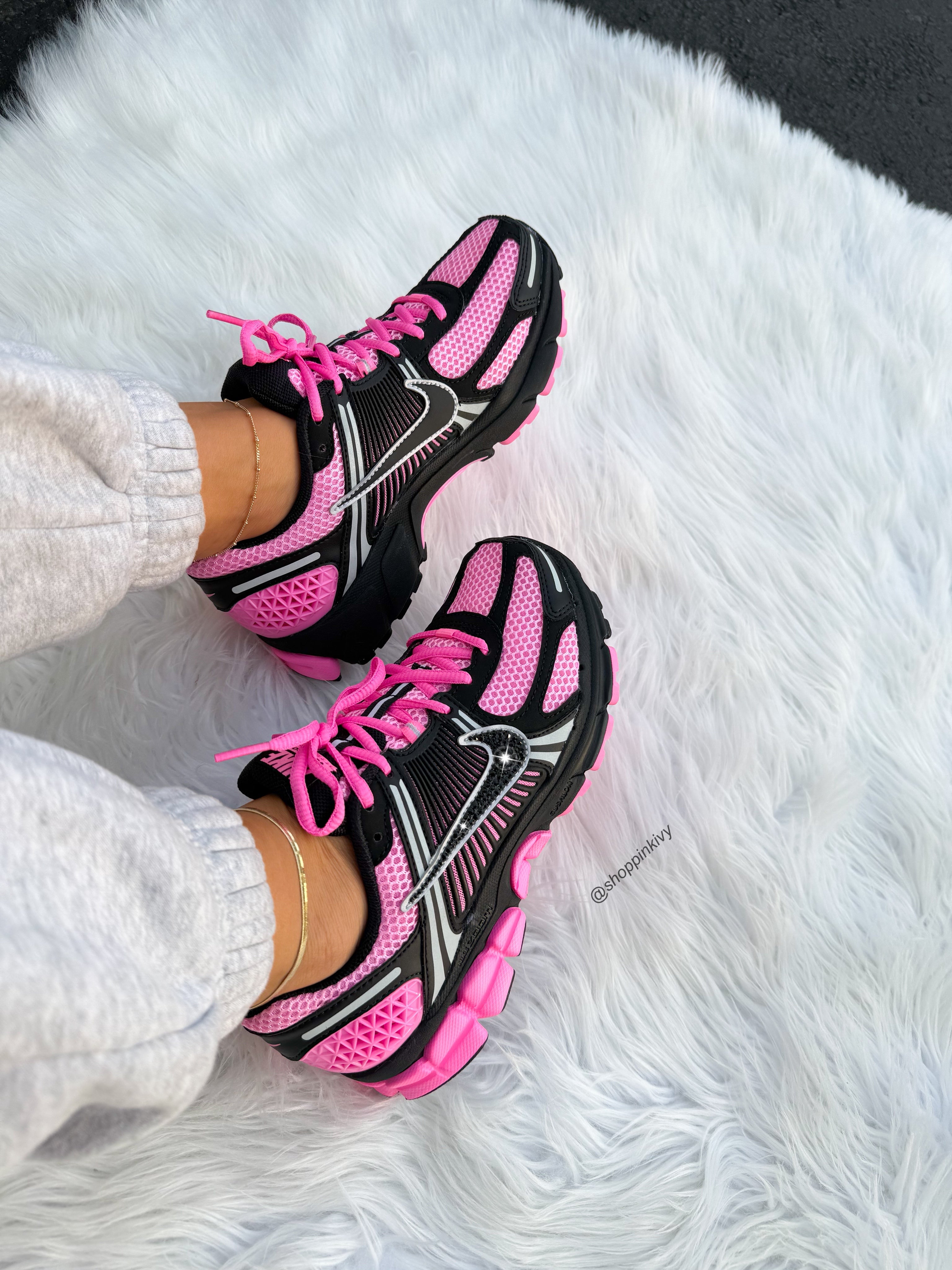 Black+ Bubblegum Hot Pink Swarovski Women Nike Vomero 5