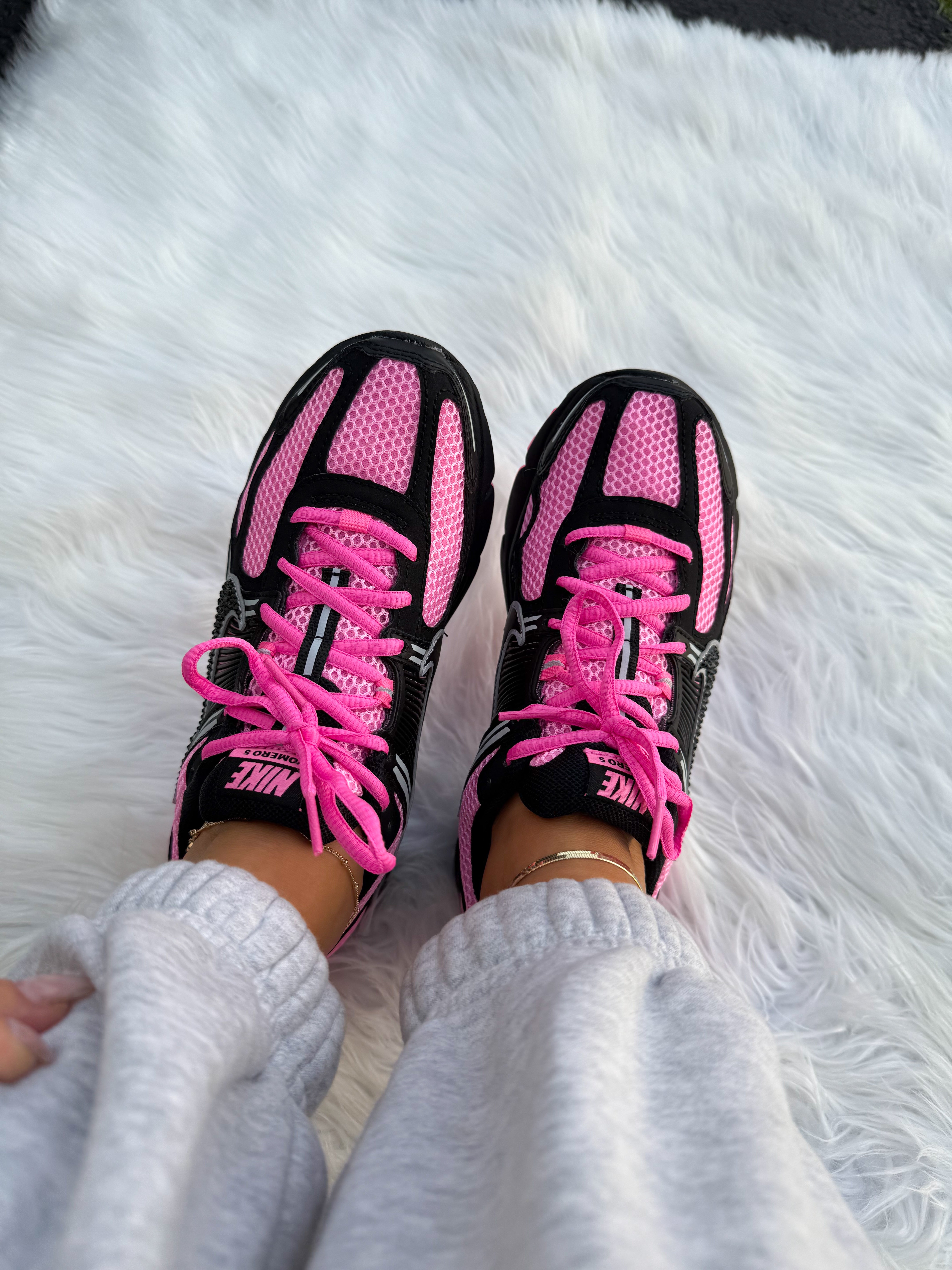 Black+ Bubblegum Hot Pink Swarovski Women Nike Vomero 5