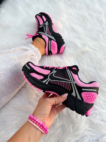 Black+ Bubblegum Hot Pink Swarovski Women Nike Vomero 5