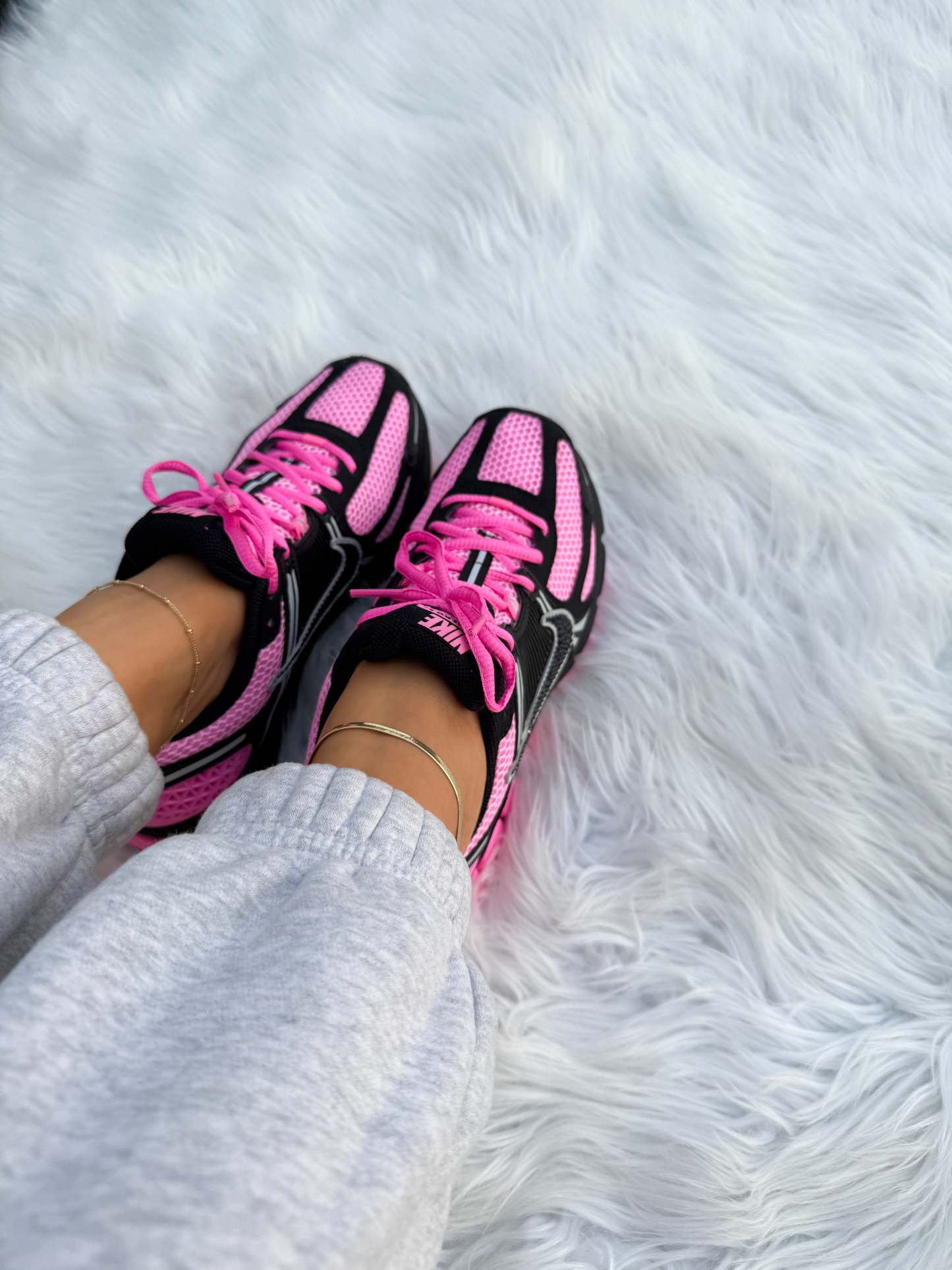 Black+ Bubblegum Hot Pink Swarovski Women Nike Vomero 5