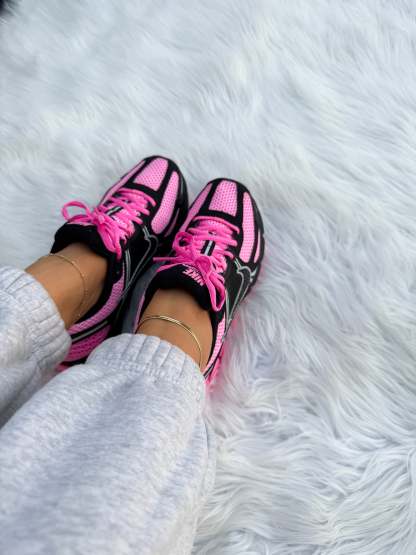 Black+ Bubblegum Hot Pink Swarovski Women Nike Vomero 5