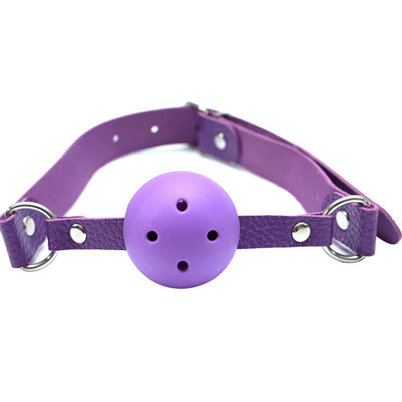 Bola de Restrição com Furos – Cinto de Couro, Estilo BDSM