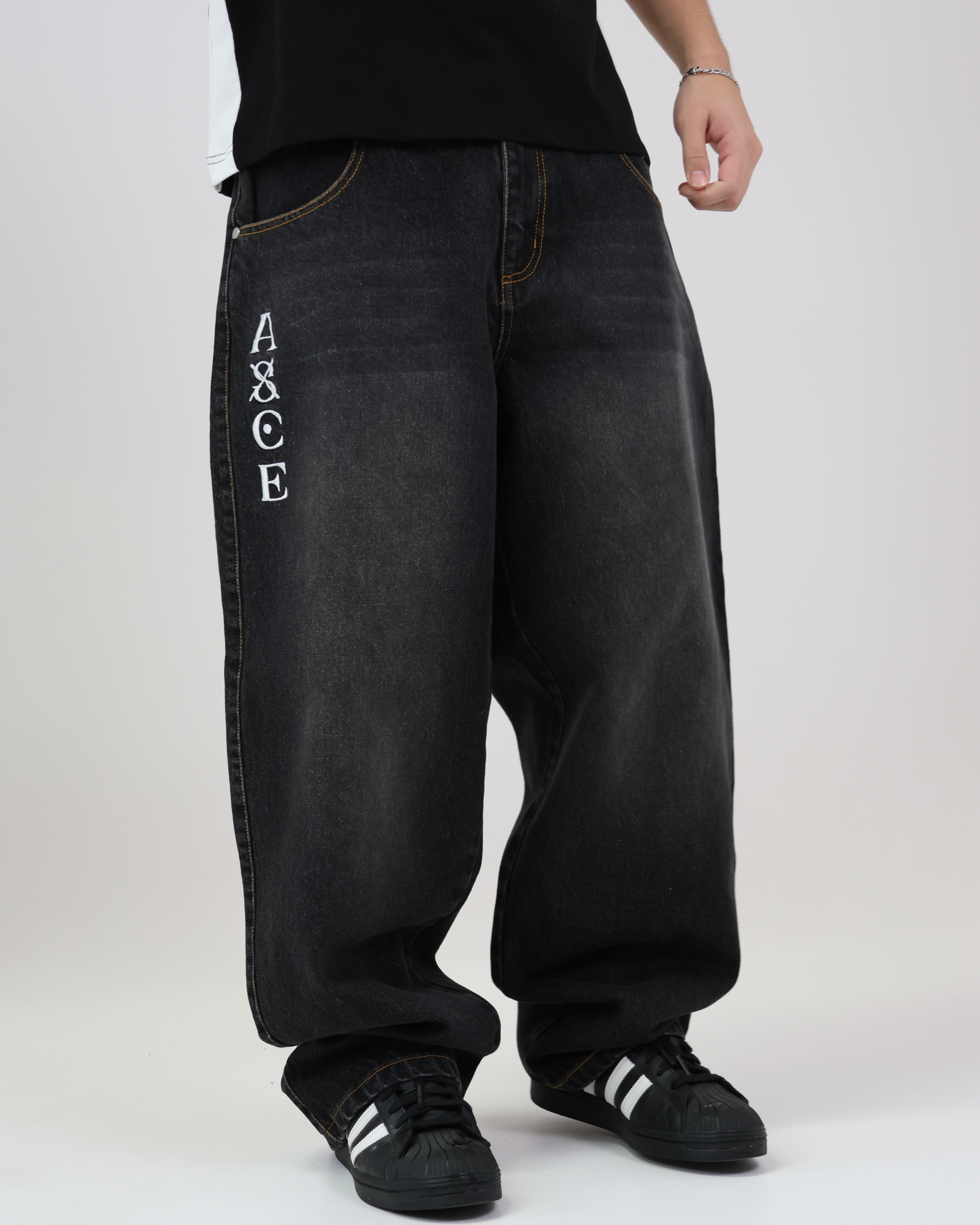 One Piece Asce Embroidery Jeans