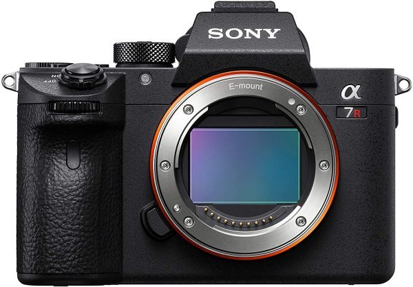 a7R III Mirrorless Camera: 42.4MP Full Frame High Resolution Interchangeable Lens Digital Camera with Front End LSI Image Processor, 4K HDR Video and 3" LCD Screen - ILCE7RM3/B Body, Black
