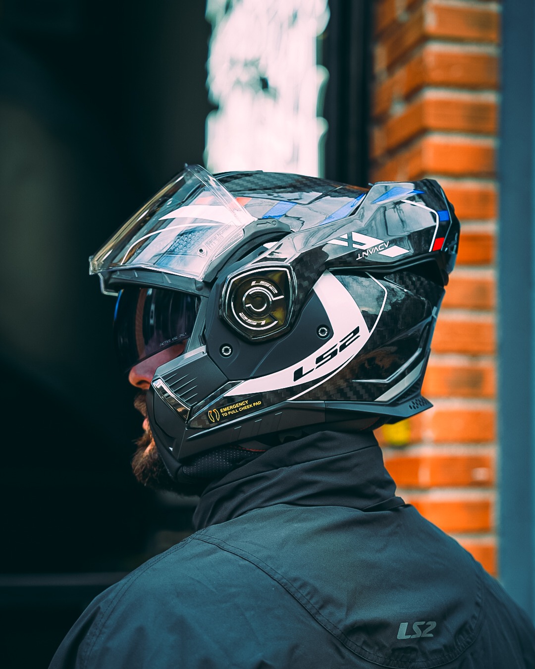 LS2 FF901 ADVANT X+ helmet in lightweight carbon fiber