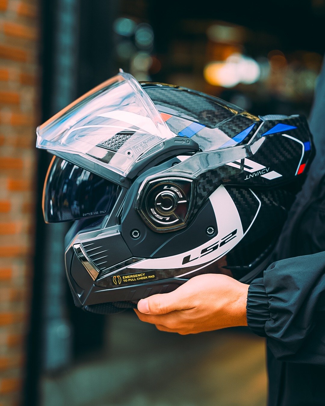 LS2 FF901 ADVANT X+ helmet in lightweight carbon fiber