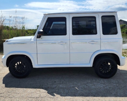 Mini AGM and Mini Land Rover LSV 4-seater electric cars (with air conditioning and heating)