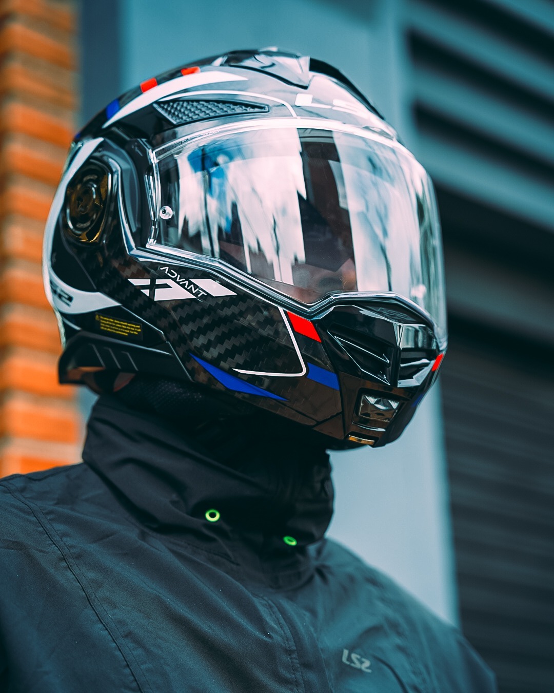 LS2 FF901 ADVANT X+ helmet in lightweight carbon fiber