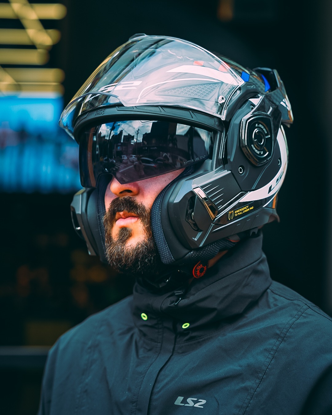 LS2 FF901 ADVANT X+ helmet in lightweight carbon fiber