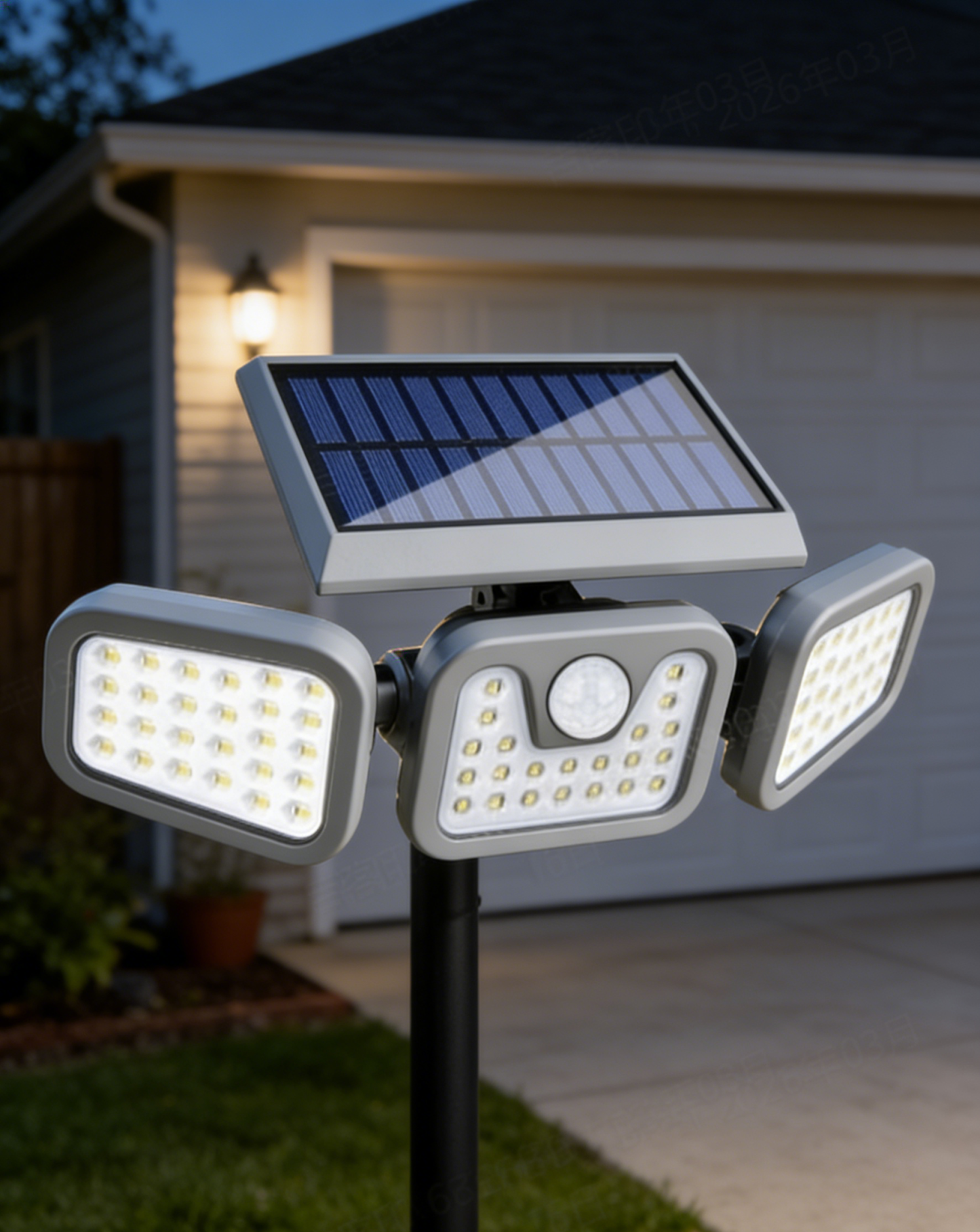 Háromfejű napelemes érzékelő lámpa