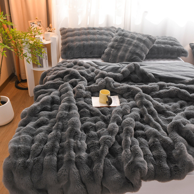 Luxuriöse doppelseitige Decke aus dickem Kaninchenpelz, Antistatisch + schnelles Aufheizen, mit einem samtweichen Gefühl wie bei einer Katze