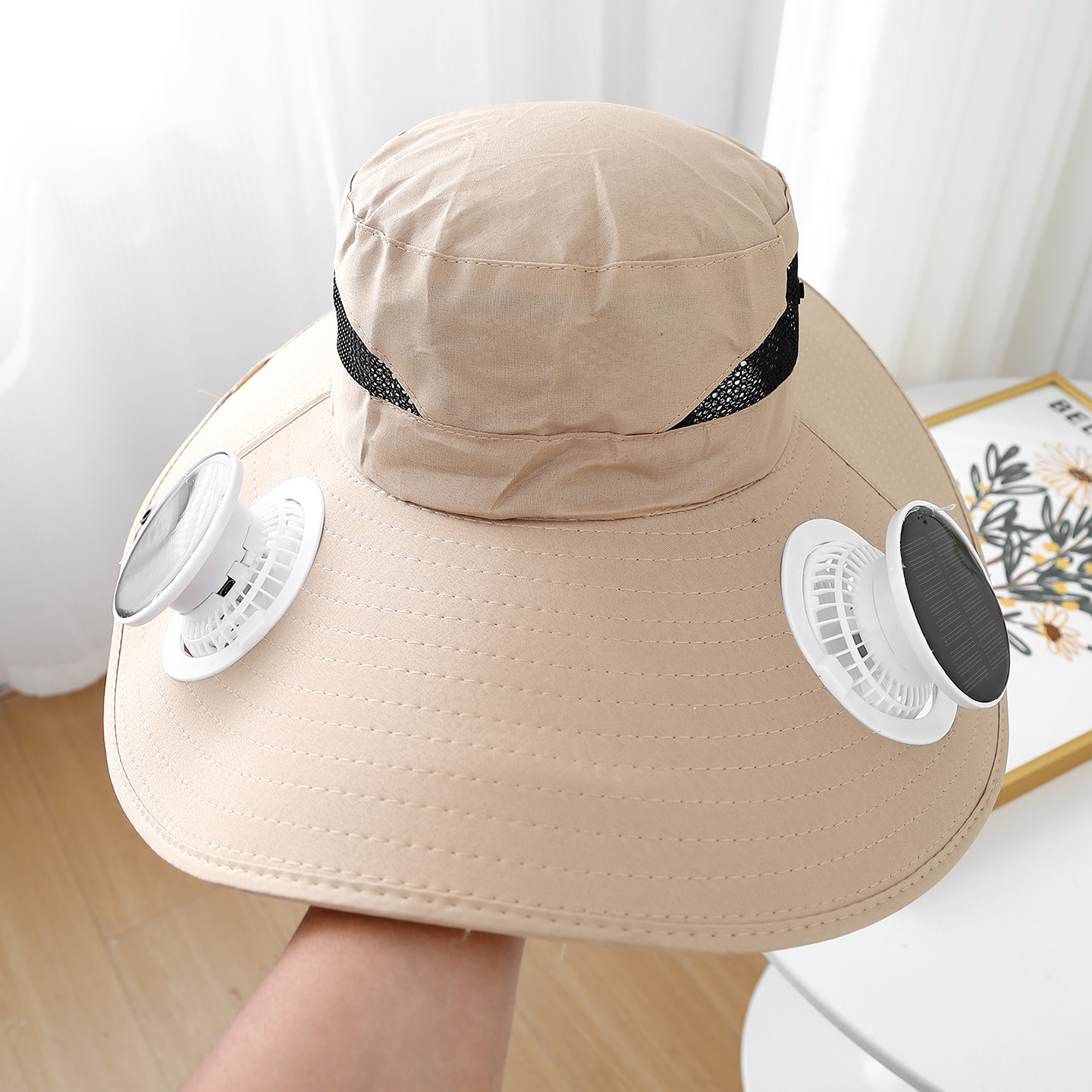 Elektrischer Sonnenhut mit Solarventilator