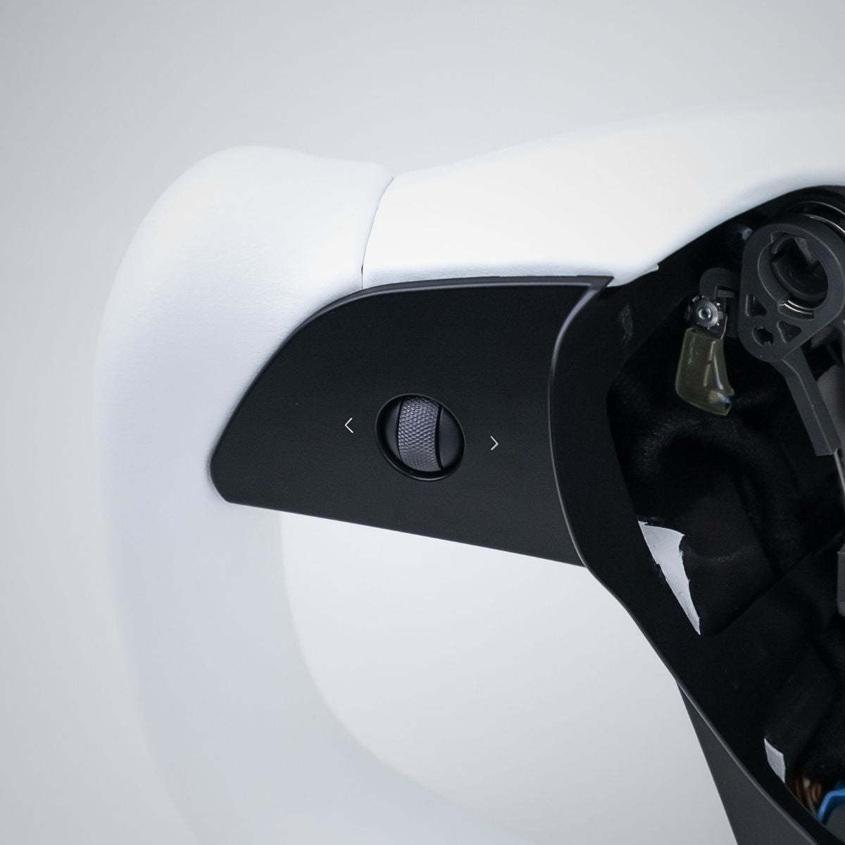 TESERY Yoke Plaid Steering Wheel for Tesla Model 3 / Y【White Leather】 - Tesery Official Store