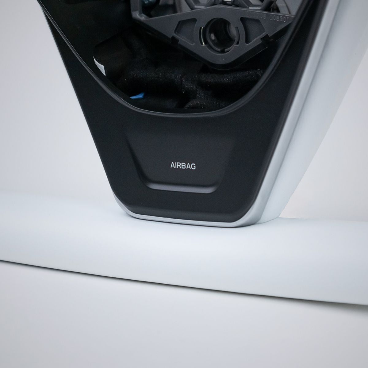 TESERY Yoke Plaid Steering Wheel for Tesla Model 3 / Y【White Leather】 - Tesery Official Store