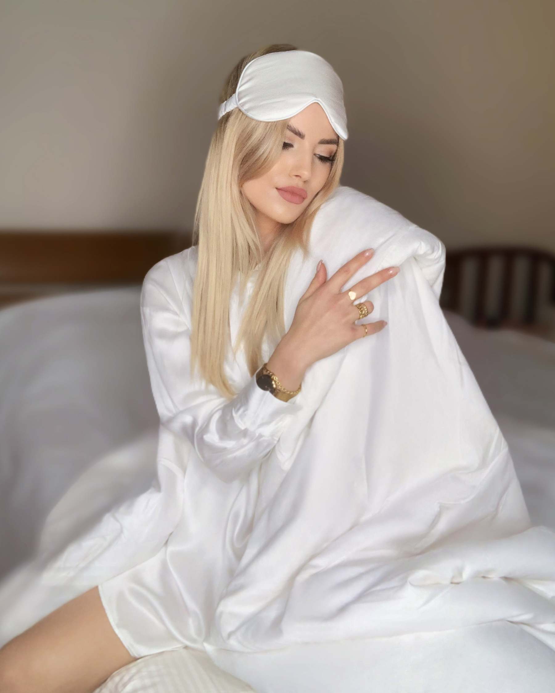 All Season Cotton Covered Silk Comforter